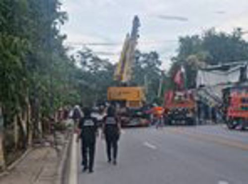 สำนักงาน กสทช. เขต 32 ลงพื้นที่สำรวจผลกระทบด้านการติดต่อสื่อสารจากอุบัติเหตุรถบรรทุกชนเสาไฟฟ้า บนถนนหนองฮ่อ ตำบลช้างเผือก จังหวัดเชียงใหม่