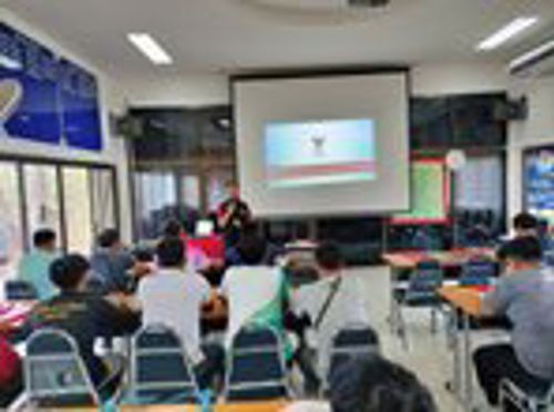 สำนักงาน กสทช. เขต 32 สนับสนุนวิทยากรบรรยายเกี่ยวกับการใช้เครื่องวิทยุคมนาคมแบบสังเคราะห์ความถี่ (Synthesizer) จังหวัดเชียงใหม่