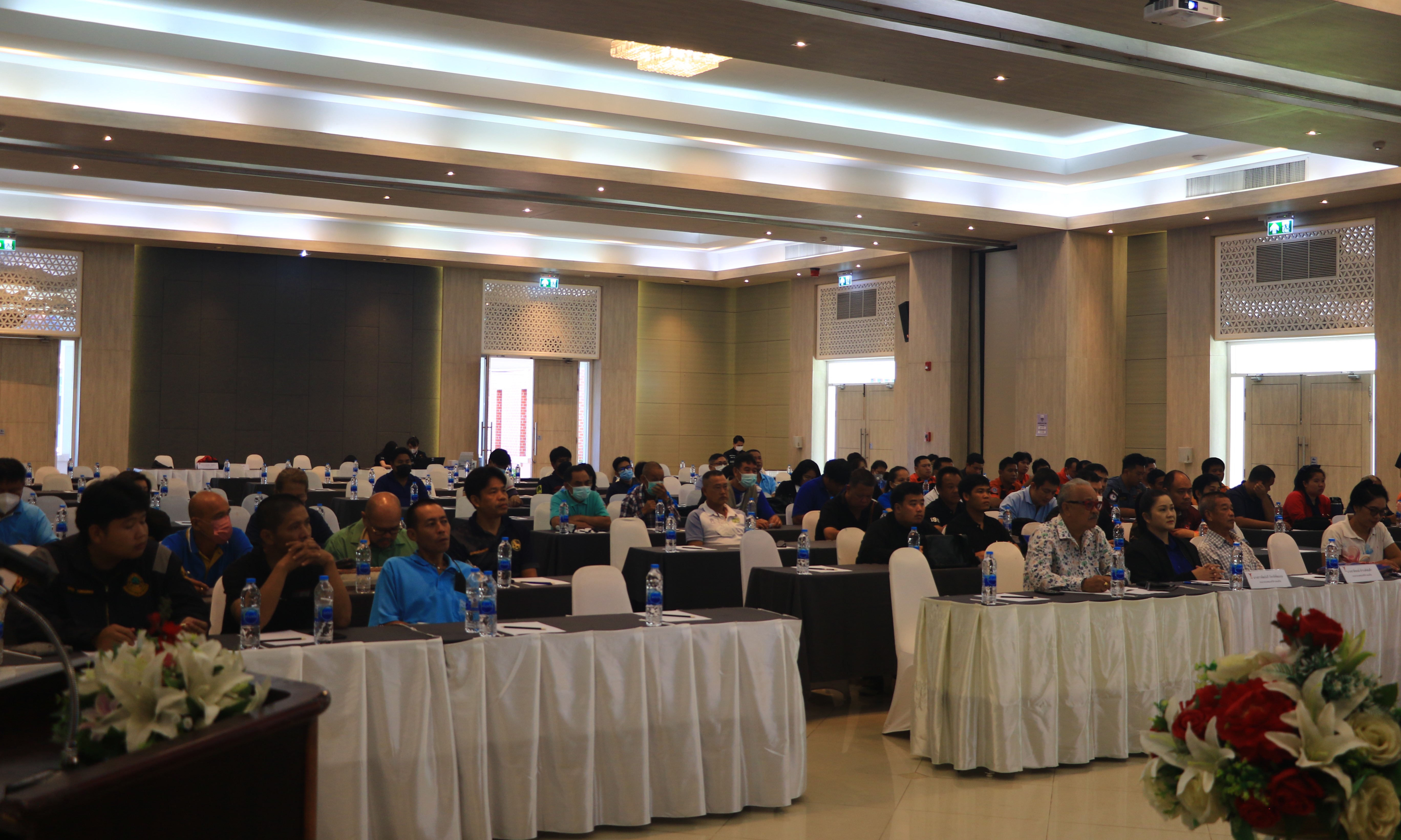 8-ห้องประชุม-คน_1.jpg