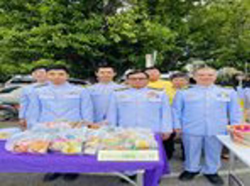 สำนักงาน กสทช. เขต 33 ร่วมพิธีทำบุญตักบาตรถวายพระราชกุศล และพิธีวางพวงมาลาถวายราชสักการะ งานวันนวมินทรมหาราช 13 ตุลาคม 2567 ณ จังหวัดพิษณุโลก