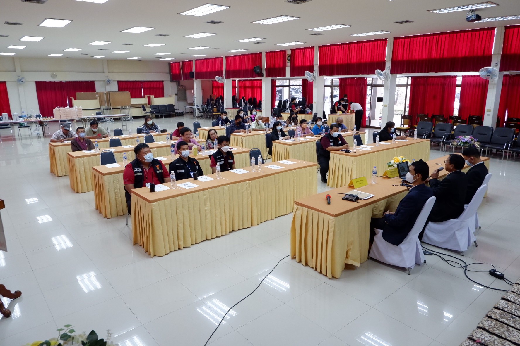 LINE_ALBUM_16266-04-ประชุมทำความเข้าแนวทางและกระบวนกา.jpg