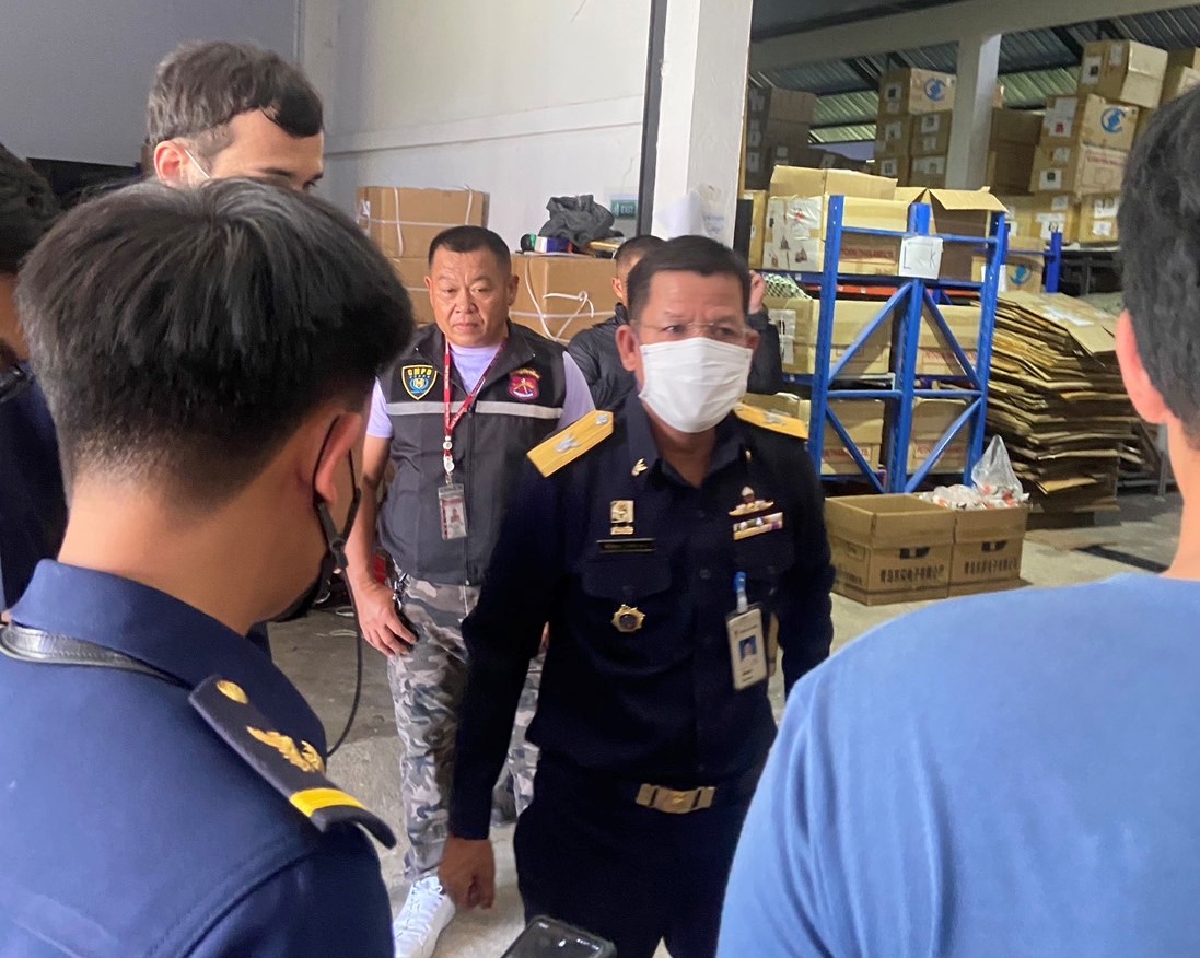 4-ให้ข้อมูลผู้นำตรวจค้น.jpg